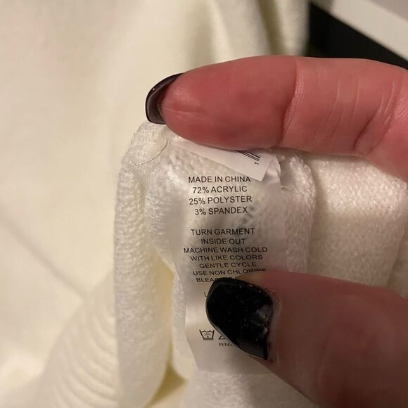 Vince Camuto tue front Sweater - Picture 2 of 6